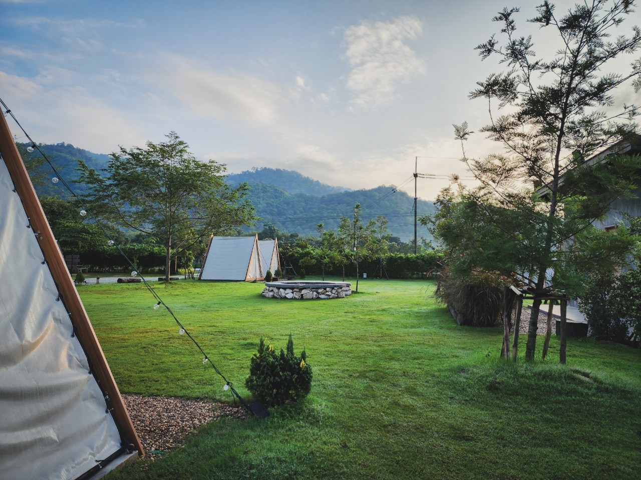 ภาพบบรยากาศภายนอกกระโจม 6 ถึง 7 - 8